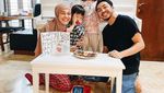 Keseruan Ananda Omesh Saat Makan Pizza dan Rayakan Ulang Tahun Anak