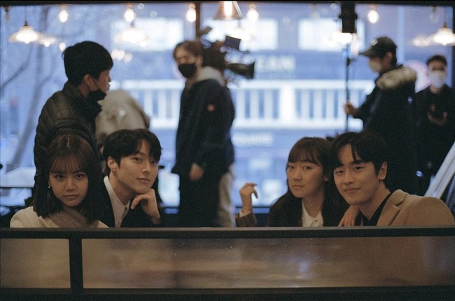 Namun, geng drakor My Roommate Is A Gumiho yang menjalin persahabatan segera berpisah. Pasalnya, My Roommate Is A Gumiho akan menayangkan episode terakhir pada Kamis (15/7/2021). Foto: dok. Instagram juanxkui