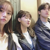 Tingkah geng mahasiswa Sejarah membuat My Roommate Is A Gumiho semakin kocak. Park Kyung Hye yang berperan sebagai Choi Soo Kyeong, membagikan momen kebersamaan mereka di sela-sela syuting. Foto: dok. Instagram wo_wa_eya