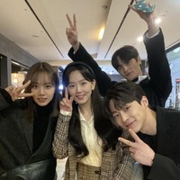 Kisah cinta Shin Woo Yeo dan Lee Dam semakin rumit dengan kehadiran Gye Sun Woo (pemain Bae In Hyuk). Inilah momen double date pasangan Kim Do Wan-Kang Han Na dengan Hyeri-Bae In Hyuk. Foto: dok. Instagram hyeri_0609