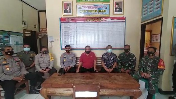 Kades Jenar Samto, pemasang baliho enak zaman PKI datangi Polsek dan minta maaf, Kamis (15/7/2021).