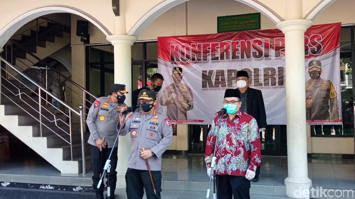 Kapolri Listy Sigit mengingatkan tetap jaga prokes meski sudah divaksin