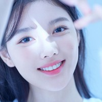 10. Kim Yoo Jung memulai debut akting sejak berumur empat tahun. Penggemar melihatnya bertambah dewasa hingga kini berumur 22 tahun. Bintang drama Korea Lovers of the Red Sky itu menempati urutan kesepuluh sebagai artis Korea tercantik pilihan penggemar. Foto: (dok. ist)