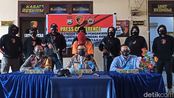 Konferensi pers duel maut di Luwu Utara (Rayas/detikcom)