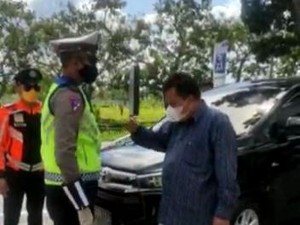 Kader Cekcok dengan Petugas PPKM di NTB, PAN: Tak Taat Asas Tentu Disanksi