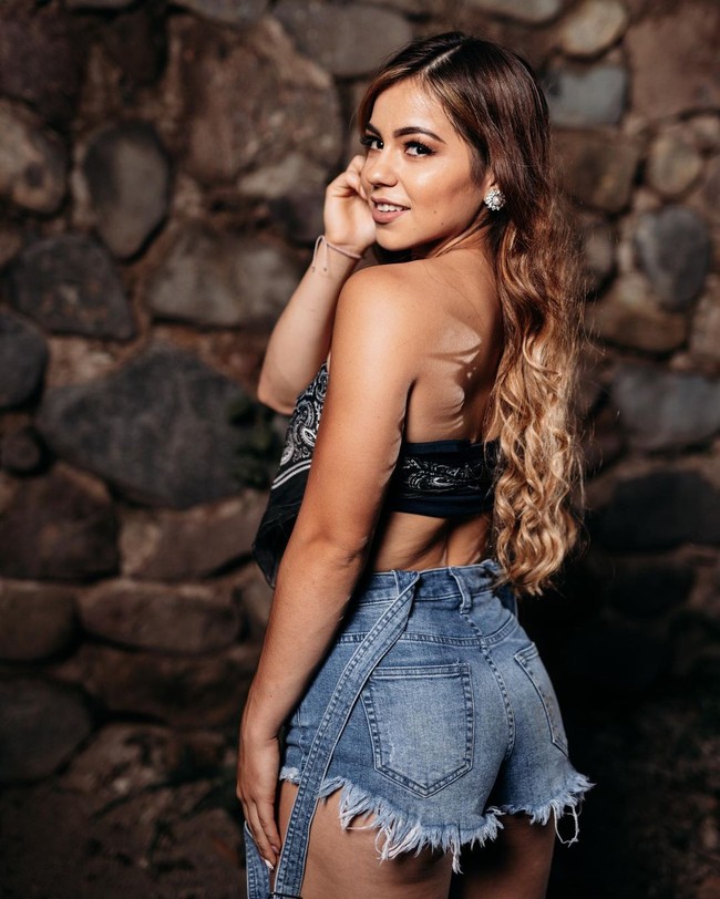 Odalis Santos Mena adalah binaragawan sekaligus selebgram yang cukup terkenal di Meksiko. Ia meninggal minggu lalu setelah menjalani sebuah treatment di klinik kecantikan. Foto: Instagram @odalis_sm