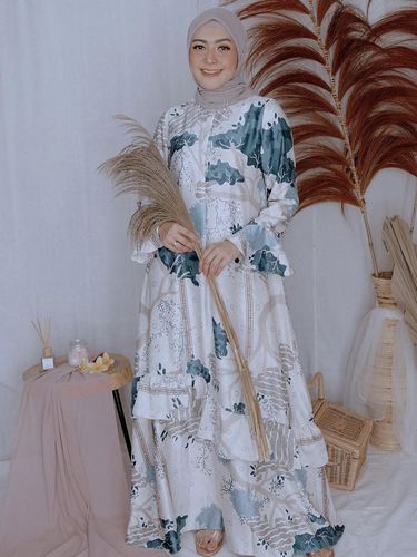 Padu padan gaya hijab ala Richa Iskak untuk hari Raya Idul Adha.