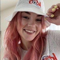 Siri Dahl yang mengira hanya akan melakoni adegan seks biasa, ternyata diminta para kru film untuk melakukan seks kasar dan brutal. Foto: Instagram/@thesiridahl