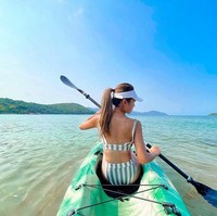 Sofia yang memiliki ribuan pengikut Instagram itu kerap mengunggah foto aktivitas luar ruangan seperti hiking dan kayaking. Foto: dok. Instagram/@hike.sofi