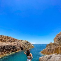 Di sejumlah fotonya, Sofia memang kerap berpose yang berisiko. Foto: dok. Instagram/@hike.sofi