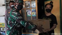 Polresta Bandung distribusikan tiga ribu paket sembako untuk warga Kabupaten Bandung terdampak PPKM Darurat.
