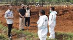 Angka Kematian Tinggi, Sekjen PAN Berikan Bantuan Petugas Pemakaman