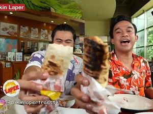 Bikin Laper! Anwar BAB Cicip Nasi Padang Unik yang Dibungkus Kulit Tortilla
