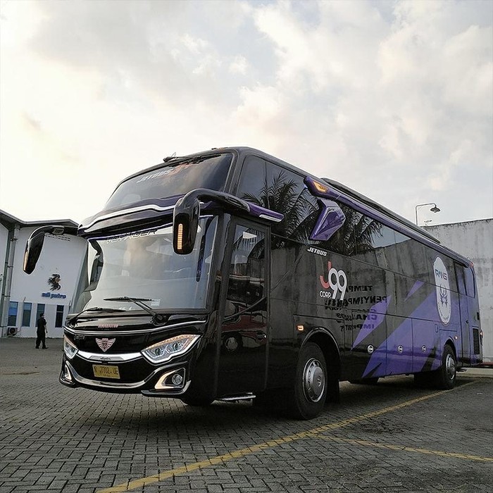 Bus Rans Cilegon FC sumbangan crazy rich Malang