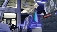 Seperti diberitakan sebelumnya, crazy rich Malang, Gilang Widya Pramana menyumbang sebuah bus untuk operasional klub sepakbola milik Raffi Ahmad dan Prestige Image Motorcars, Rans Cilegon FC. Gilang mengatakan jika pemberian bus itu merupakan lambang persahabatannya dengan Raffi Ahmad. Foto: Dok. Adiputro