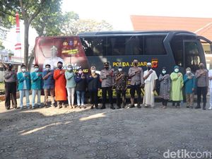 Gerai Vaksin Keliling TNI-Polri, Sasar Lansia di Pelosok Garut