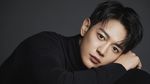 Awas Terpikat! Foto Profil Terbaru Minho SHINee yang Menawan