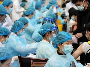 China Larang Warga yang Belum Divaksin Corona Beraktivitas di Ruang Publik
