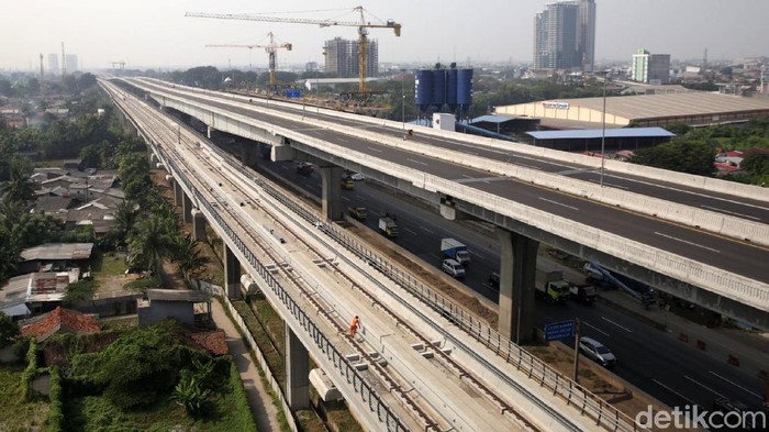 Jalan Tol Layang Mohamed Bin Zayed (MBZ) ditutup selama 6 hari. Penutupan ini guna mendukung pemerintah dalam menerapkan PPKM Darurat.