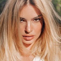 Emily RatajkowskiModel sekaligus aktris seksi ini diberi nilai 90,9% saat wajahnya dihitung berdasarkan golden ratio. Punya fitur-fitur wajah sempurna tapi menurut Dr. Julian,ada satu yang paling menonjol darinya yakni bibir. Ia disebut memiliki bentuk bibir paling diinginkan.Foto: Instagram Emily Ratajkowski