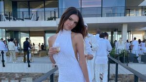 Emrata Memang di Atas Rata-rata