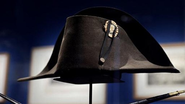 A picture taken on April 7, 2021, shows the bicorn hat of French Emperor Napoleon I displayed at the Army museum of the Hotel des Invalides, in Paris. - The 200th anniversary of Napoleon Bonapartes death will be marked on May 5, 2021. (Photo by THOMAS COEX / AFP)