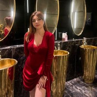 Beginilah penampilan Monna tanpa mengenakan masker. Bagaimana menurutmu, tetap menawan bukan? Foto: Instagram