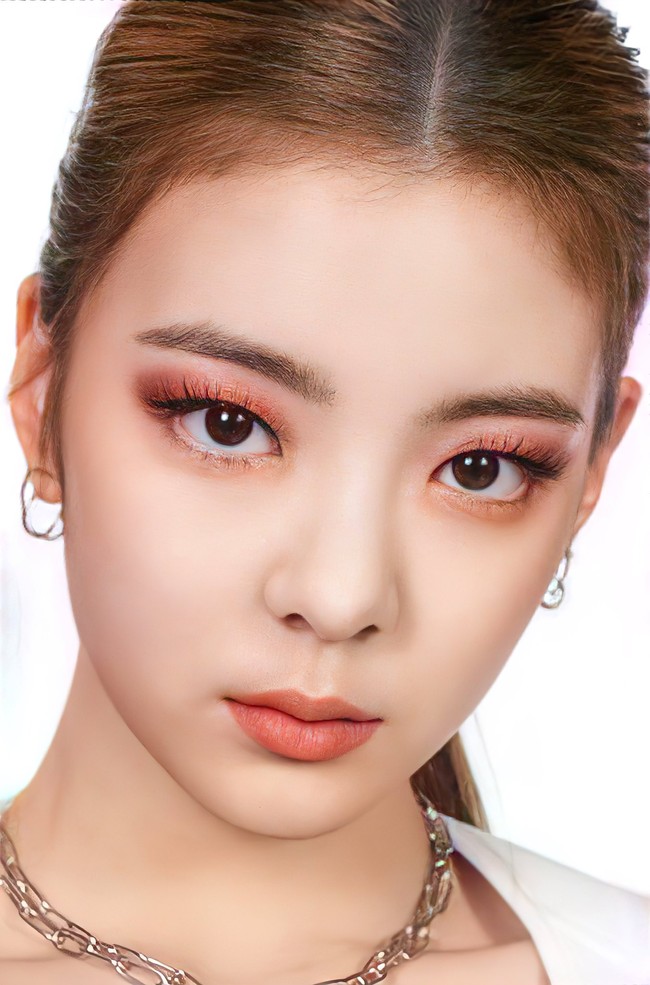 ITZY menjadi grup KPop pertama yang didapuk sebagai global brand ambassador Maybelline. Sebelumnya, brand kosmetik asal New York itu menggandeng aktris Storm Reid dan supermodel Gigi Hadid. Foto: dok. Maybelline