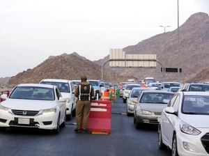 Tak Hanya Tutup Visa Furoda, Saudi Juga Usir Ratusan Ribu Jemaah Haji Ilegal