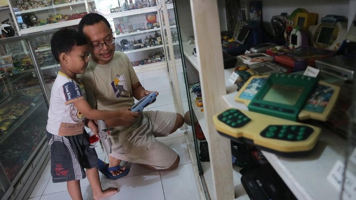 Di Jombang ada sebuah museum yang menarik untuk dikunjungi. Di sana pengunjung dapat melihat beragam permainan anak-anak dari era 60-an hingga 90-an. Penasaran?