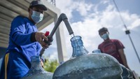 Untuk mengatasi permasalahan itu, sejak 2019 pemerintah membangun sistem Backrish Water Reverse Osmosis (BWRO) untuk penyediaan air bersih layak minum bagi masyarakat Sabira.   
