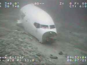 Potret Mengerikan Bangkai Pesawat Boeing 737 yang Jatuh di Hawaii