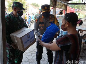 Pelaku UMKM di Mojokerto yang Terdampak PPKM Darurat Digelontor Bantuan