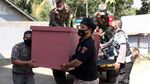 Polsek Ibun Bandung Buat Peti Jenazah Gratis untuk Korban COVID-19