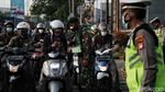 Ramainya kendaraan di Penyekatan Kawasan Bekasi
