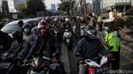 Ramainya kendaraan di Penyekatan Kawasan Bekasi