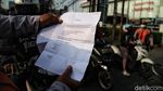 Ramainya kendaraan di Penyekatan Kawasan Bekasi