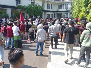 Protes PPKM Darurat, Ratusan Pedagang Geruduk Kantor Walkot Banjar