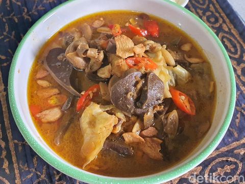 Resep Gule Kambing dan Jeroan Khas Solo.
