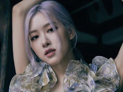 10 Potret Kecantikan Rose BLACKPINK yang Memesona John Mayer