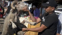 Maka Pemerintah Pakistan menghimbau warga untuk tetap mengikuti protokol kesehatan ketat. 