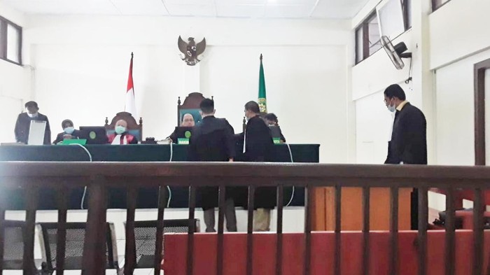 Suasana sidang yang digelar secara virtual di PN Palembang. (Foto: Prima Syahbana/detikcom)