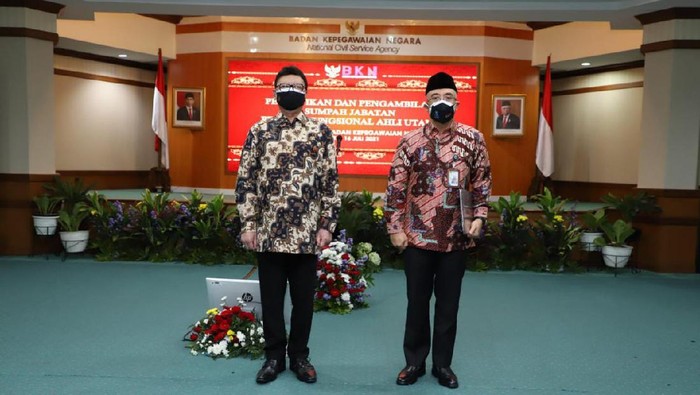 Tjahjo Kumolo Lantik Kepala BKN Jadi Analis Kebijakan