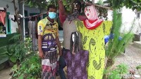 Menurut warga, boneka orang orangan dipasang di depan rumah bukan serta merta sebagai hiasan belaka. Hal itu merupakan warisan budaya leluhur untuk menangkal wabah penyakit alias pagebluk termasuk virus corona.  