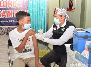 Vaksinasi Hari Ini Serbu Sekolah SD dan SMP di Lamongan