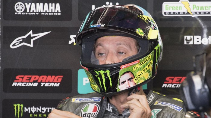SCARPERIA, ITALY - MAY 29: Valentino Rossi of Italy and Petronas Yamaha SRT prepares to start in box (new helmet for the Italian GP) during the MotoGP Of Italy - Qualifying at Mugello Circuit on May 29, 2021 in Scarperia, Italy. (Photo by Mirco Lazzari gp/Getty Images)