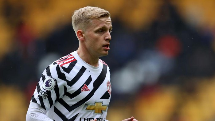 WOLVERHAMPTON, ENGLAND - MAY 23: Donny van de Beek of Manchester United during the Premier League match between Wolverhampton Wanderers and Manchester United at Molineux on May 23, 2021 in Wolverhampton, England. A limited number of fans will be allowed into Premier League stadiums as Coronavirus restrictions begin to ease in the UK following the COVID-19 pandemic. (Photo by Catherine Ivill/Getty Images)
