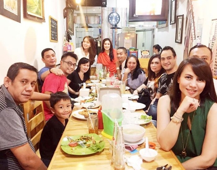 Gaya Kulineran Ferry Irawan yang Ternyata Seorang Foodies