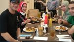 Gaya Kulineran Ferry Irawan yang Ternyata Seorang Foodies