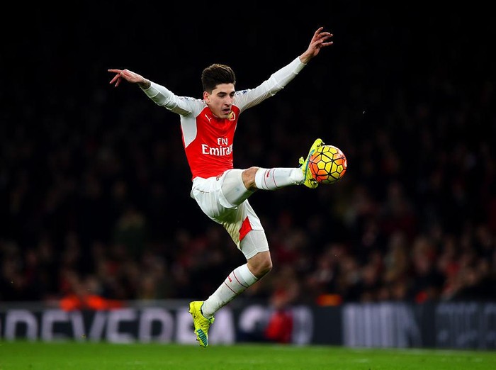 LONDON, ENGLAND - MAY 06:  Hector Bellerin of Arsenal during the UEFA Europa League Semi-final Second Leg match between Arsenal and Villareal CF at Emirates Stadium on May 06, 2021 in London, England. Sporting stadiums around Europe remain under strict restrictions due to the Coronavirus Pandemic as Government social distancing laws prohibit fans inside venues resulting in games being played behind closed doors. (Photo by Shaun Botterill/Getty Images)